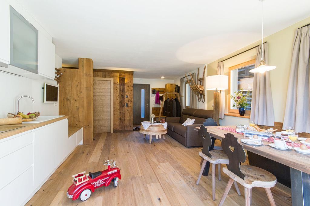 Chalet Da Mont Lägenhet Selva di Val Gardena Exteriör bild